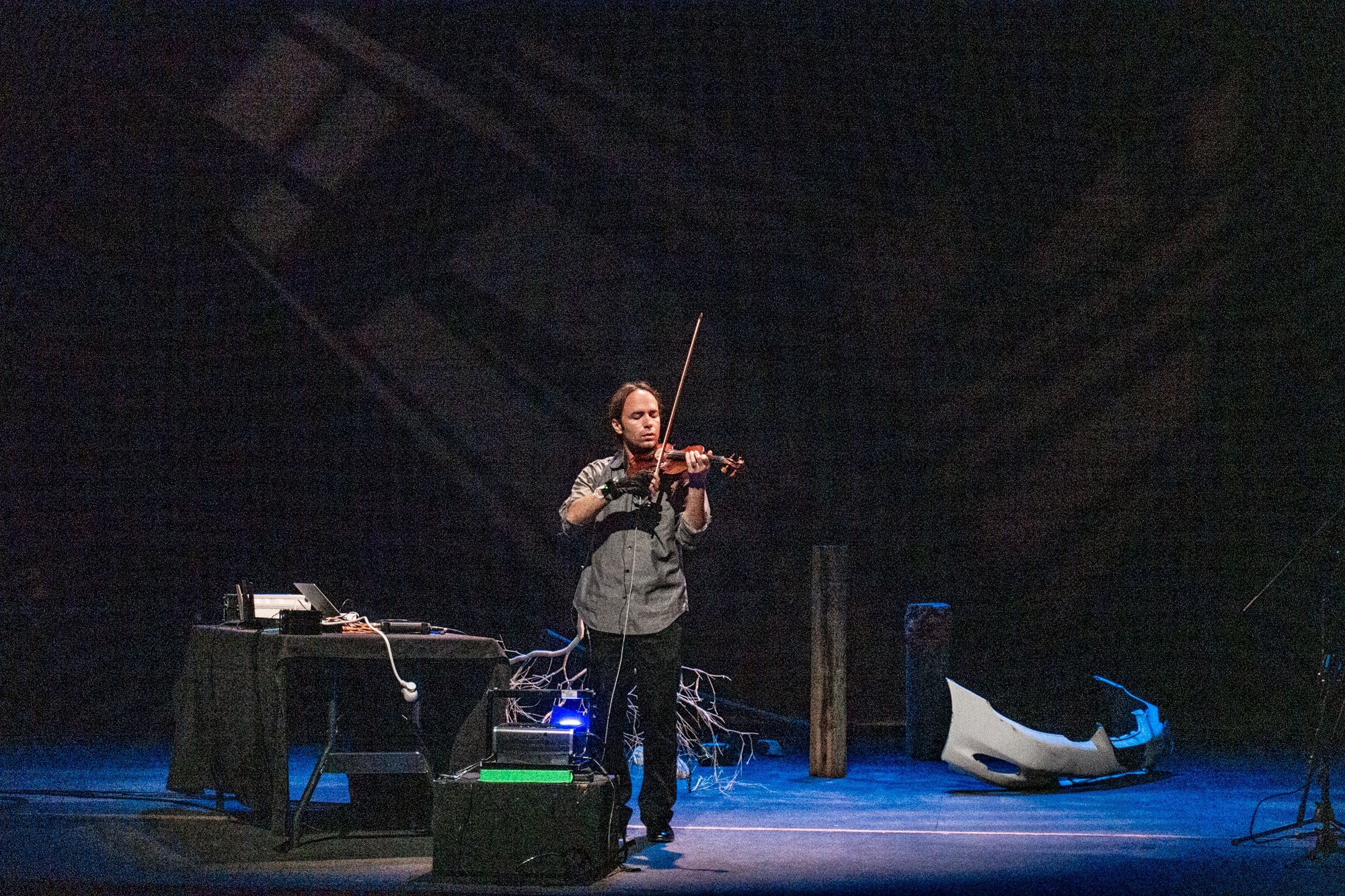 Seth Thorn performing “Transference,” a hybrid computational system for improvised violin performance